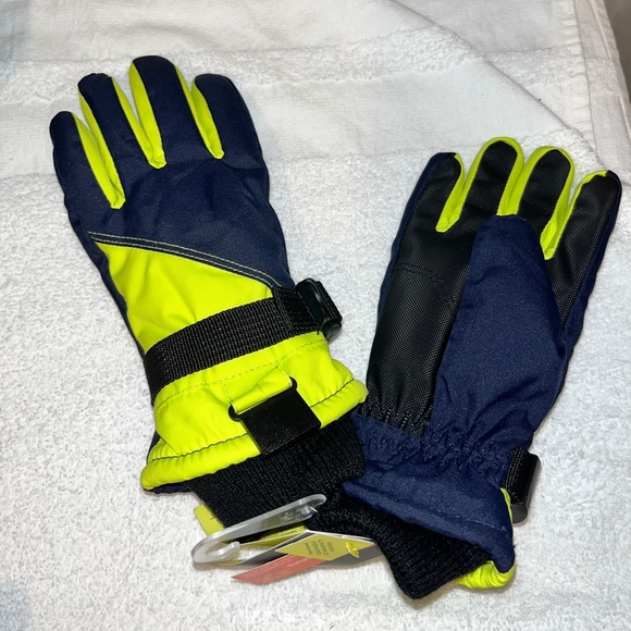 New! 2 pairs of kids snow gloves. - Picture 2 of 2